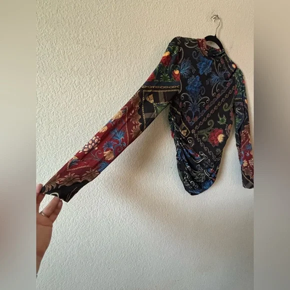 FARM Rio Black Multi-Color Floral Print Long-Sleeve Mock Neck Top - Picture 4 of 9